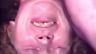 Ebony squirt aizpilda balto maksts no griboša sieviete ar jauku ass