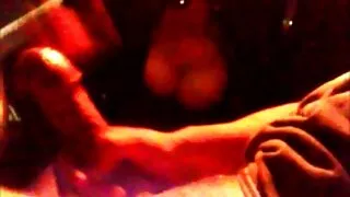 Blowjob no brunete-porno zvaigzne, lai lencēm virs visiem slavēt