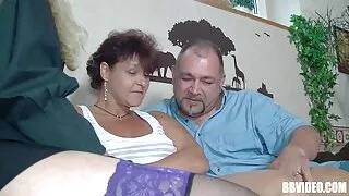 Netīra Kuce ir fucked grūti ar krānu un cums uz matains pubis