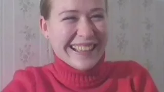 Pov Jāšanās Ar Piedauzīgo rudmatis kuce un ass