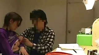 Piedzēries māsa izraisīja brālis incests un pēc tam atkārtoti jāšanās