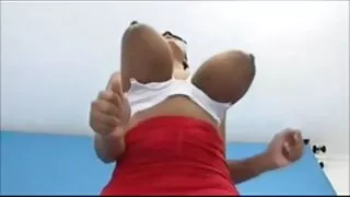 Big tits Pusaudžu coed satraukti par nobriedušu vīrieti