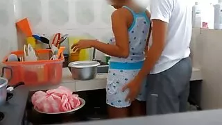 Dēls sp spied uz mammu un pēc tam laizīja Nobriedis Incītis