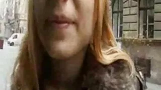 Centīgs melnkoks ar intīmo frizūra kvalitatīvi dod blowjob un fuck