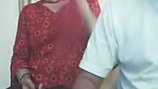Precējies nobriedis darbinieku fucked biroja Nerd